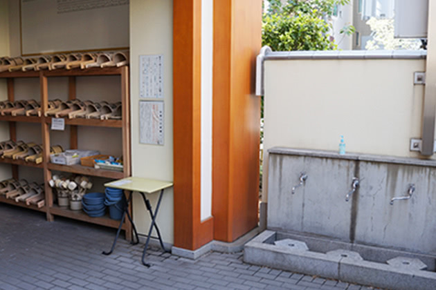 寺院内の水屋